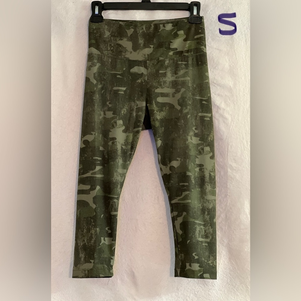 LADIES LT/DK GREEN LEGGINGS